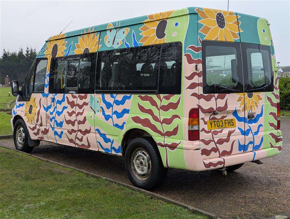 <p>2003 FORD TRANSIT</p>