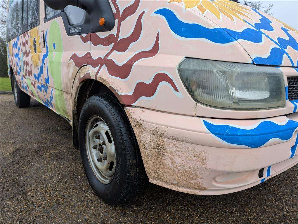 <p>2003 FORD TRANSIT</p>
