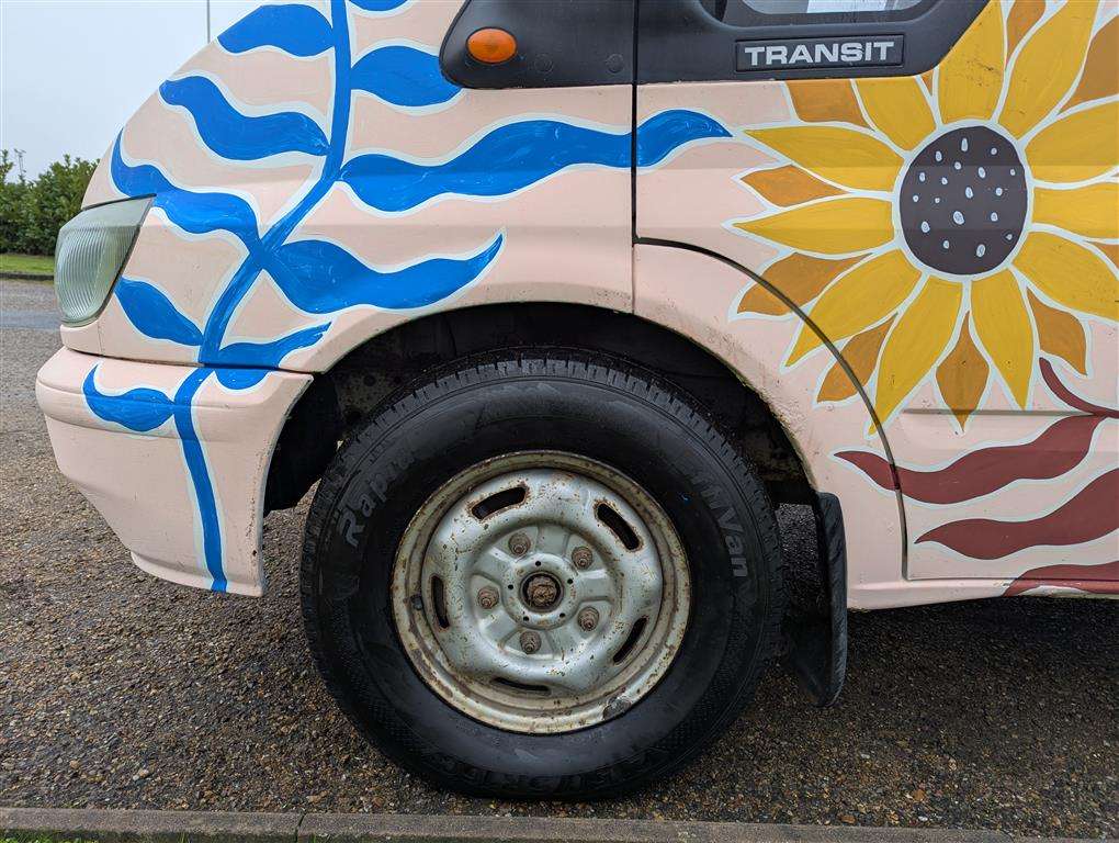 <p>2003 FORD TRANSIT</p>