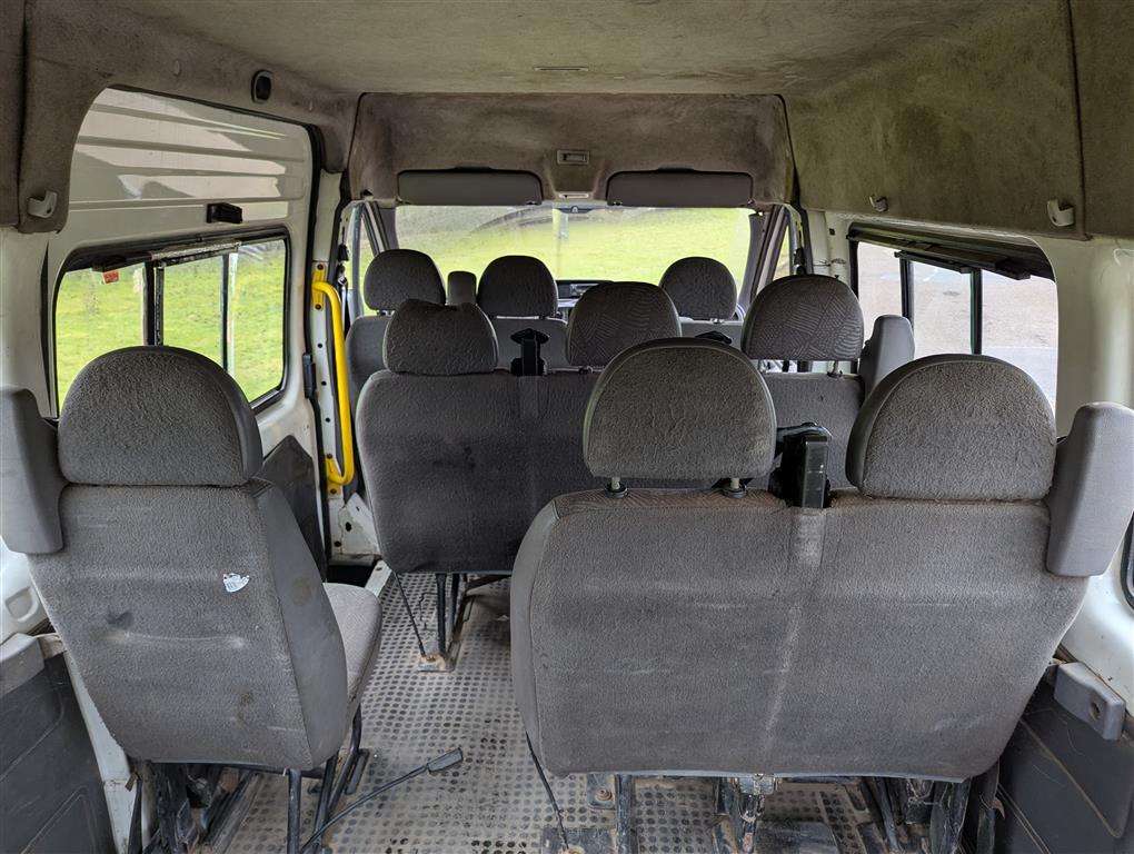 <p>2003 FORD TRANSIT</p>