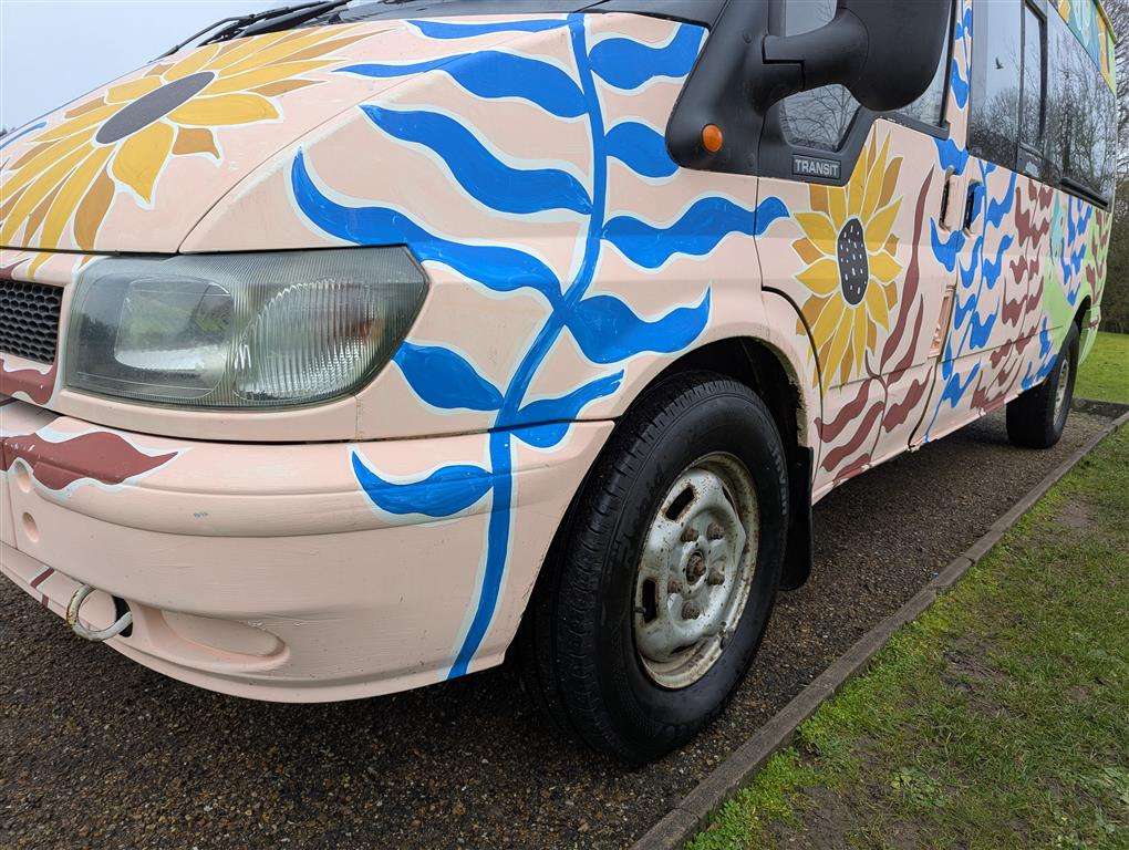 <p>2003 FORD TRANSIT</p>