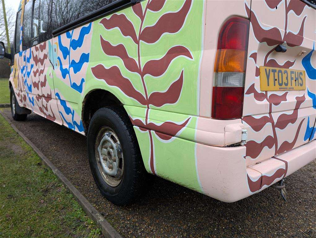 <p>2003 FORD TRANSIT</p>