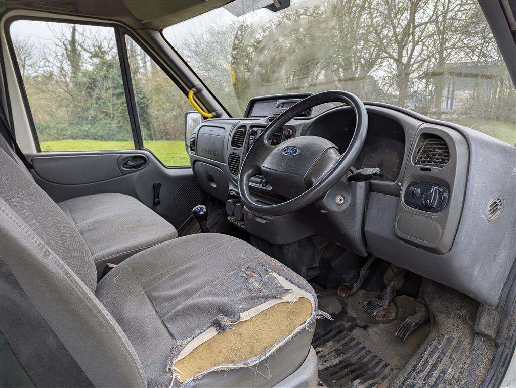 <p>2003 FORD TRANSIT</p>