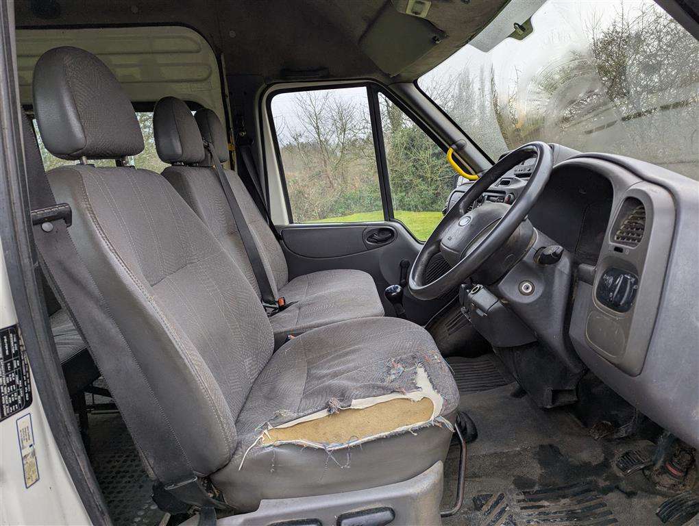 <p>2003 FORD TRANSIT</p>
