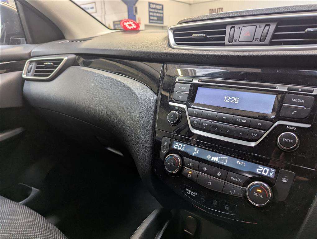 <p>2017 NISSAN QASHQAI ACENTA SMART VIS</p>