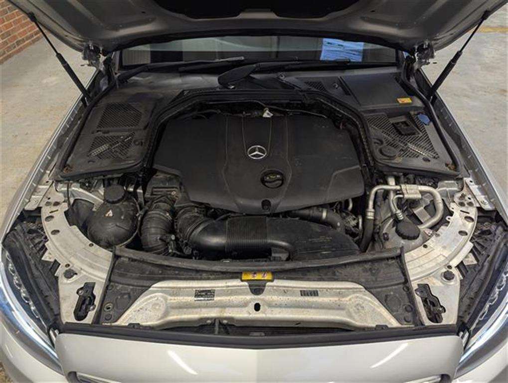 <p>2014 MERCEDES-BENZ C220 AMG LINE BLUETEC AUT</p>