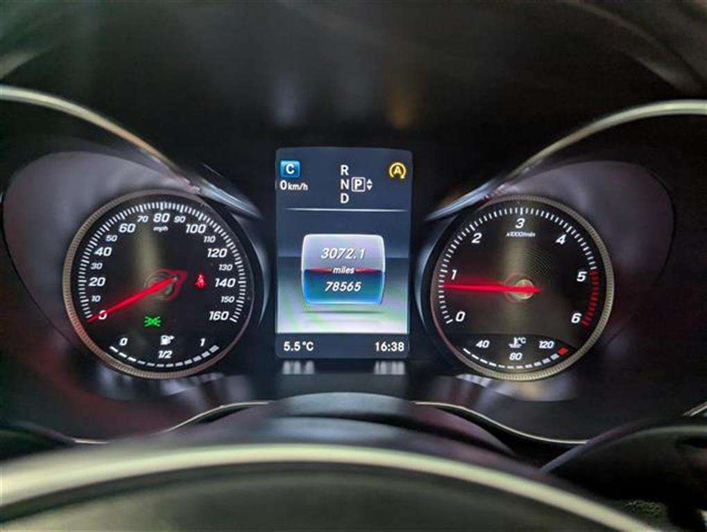 <p>2014 MERCEDES-BENZ C220 AMG LINE BLUETEC AUT</p>