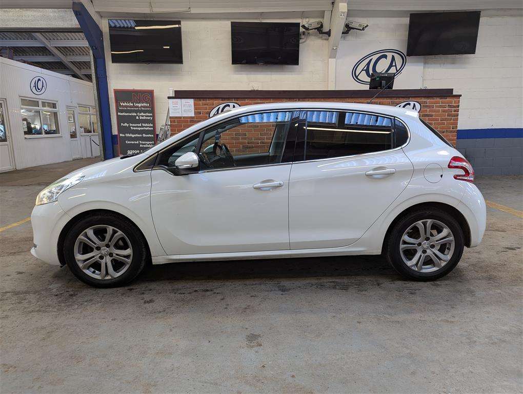 <p>2013 PEUGEOT 208 ALLURE HDI</p>