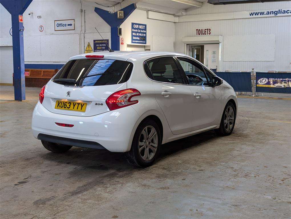 <p>2013 PEUGEOT 208 ALLURE HDI</p>