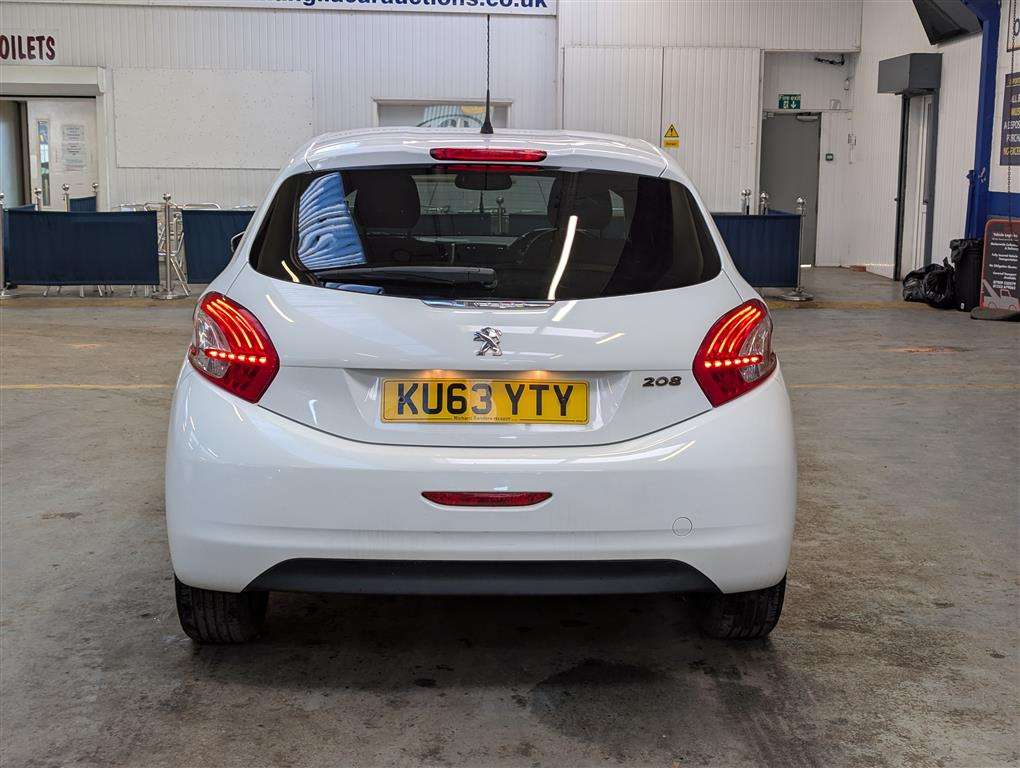 <p>2013 PEUGEOT 208 ALLURE HDI</p>