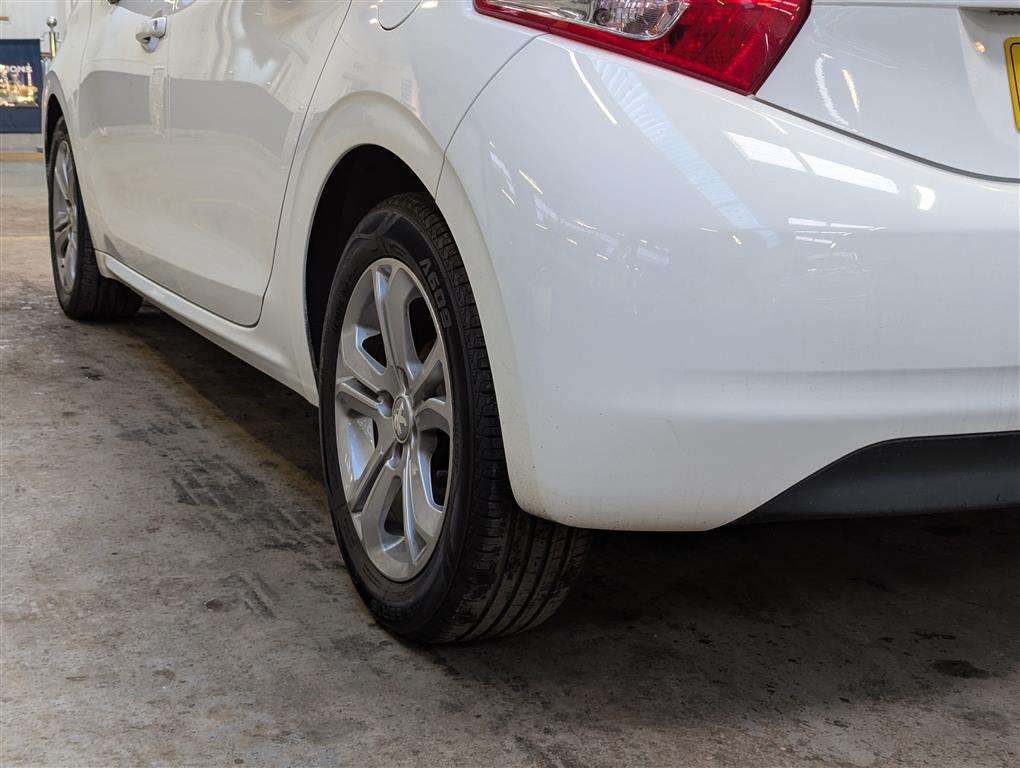 <p>2013 PEUGEOT 208 ALLURE HDI</p>