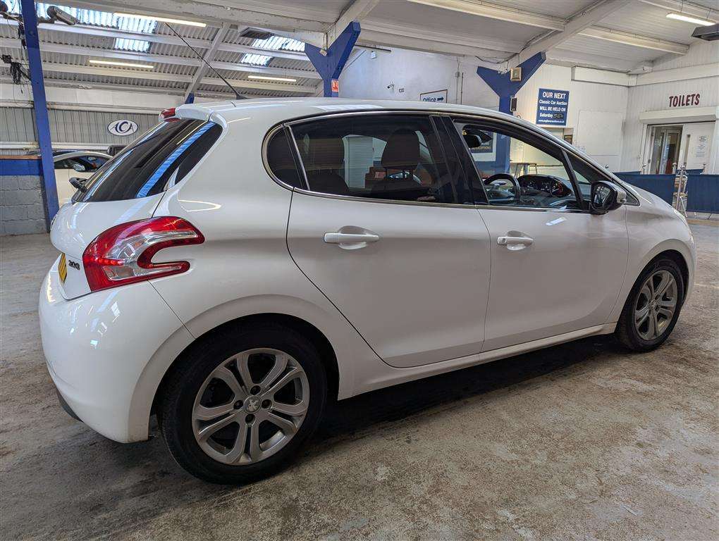<p>2013 PEUGEOT 208 ALLURE HDI</p>