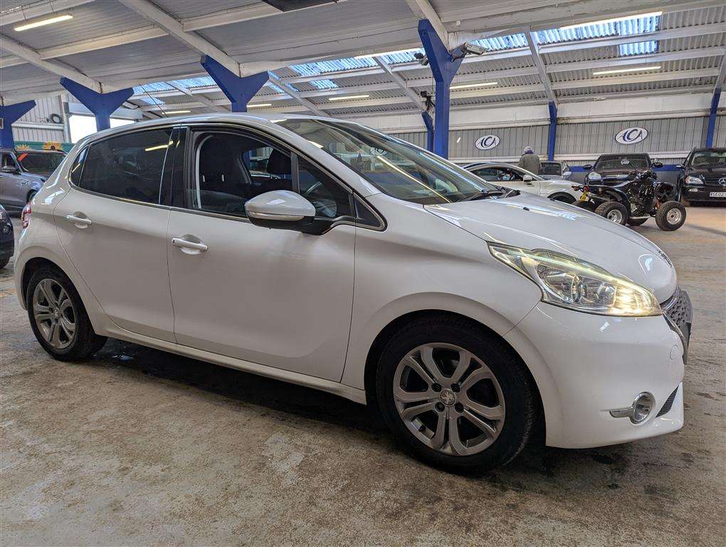 <p>2013 PEUGEOT 208 ALLURE HDI</p>