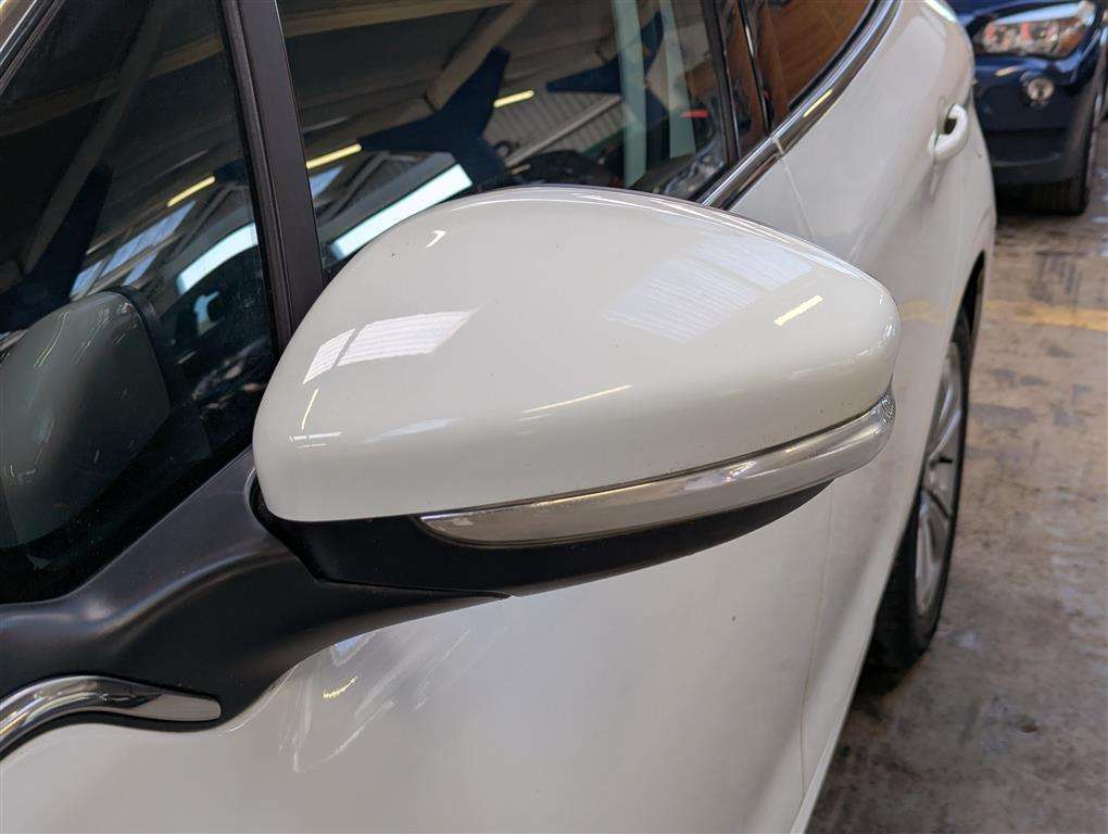 <p>2013 PEUGEOT 208 ALLURE HDI</p>