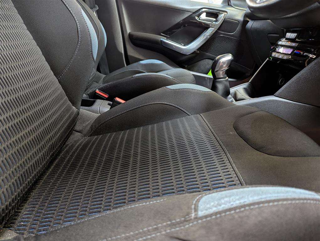 <p>2013 PEUGEOT 208 ALLURE HDI</p>