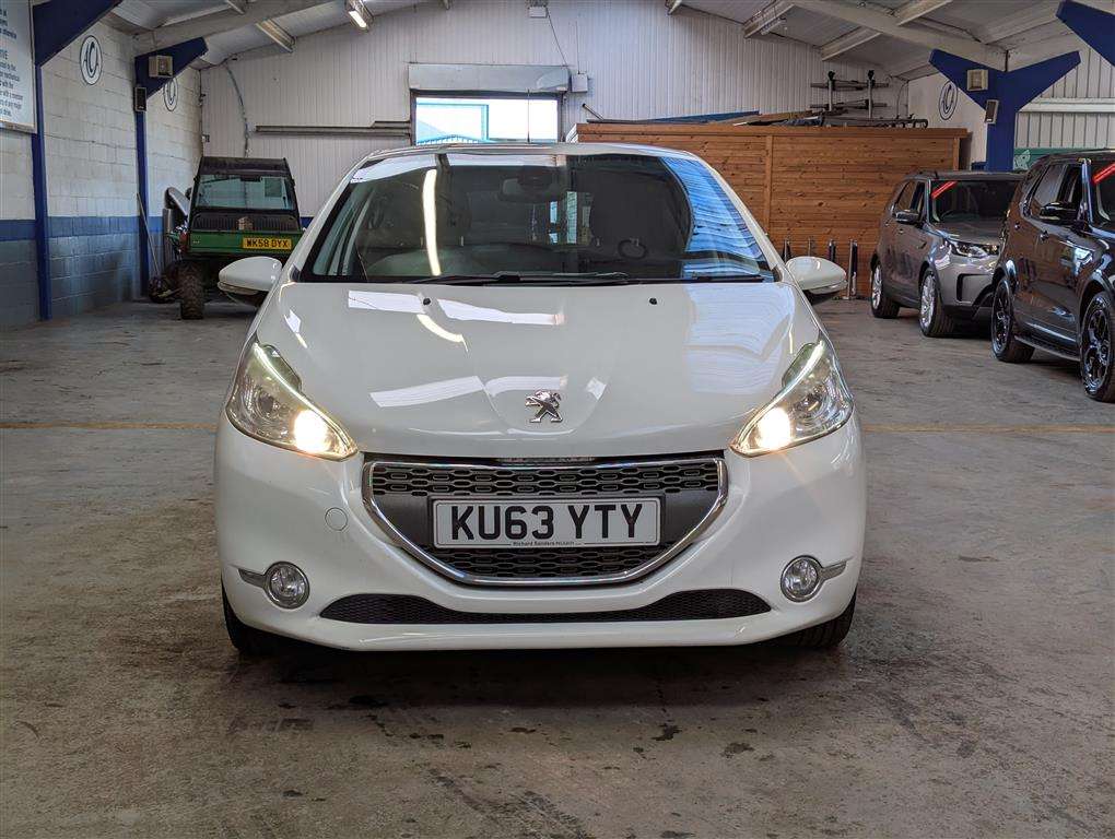 <p>2013 PEUGEOT 208 ALLURE HDI</p>