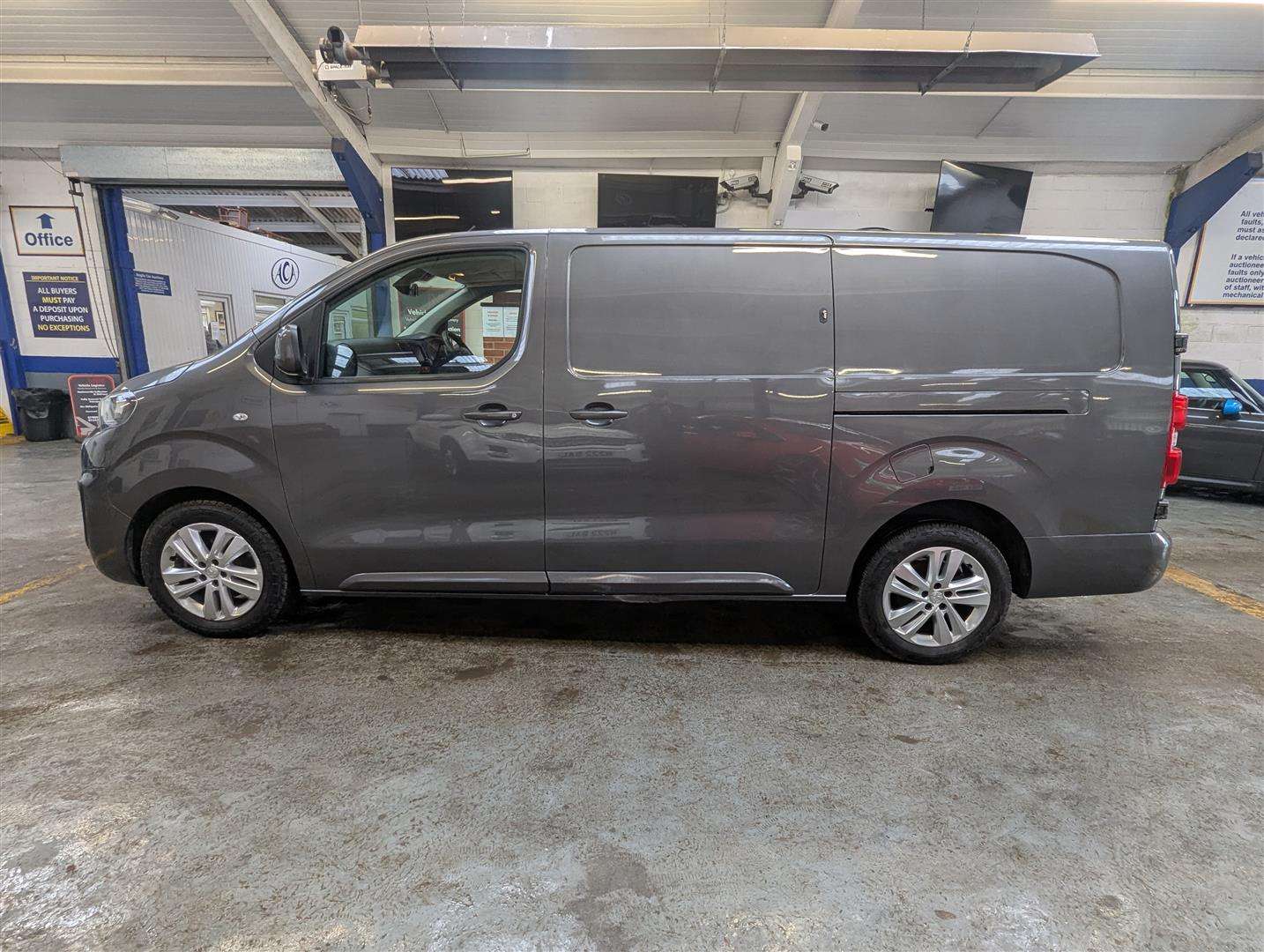 <p>2021 PEUGEOT EXPERT PROFESSIONAL L2 BL</p>