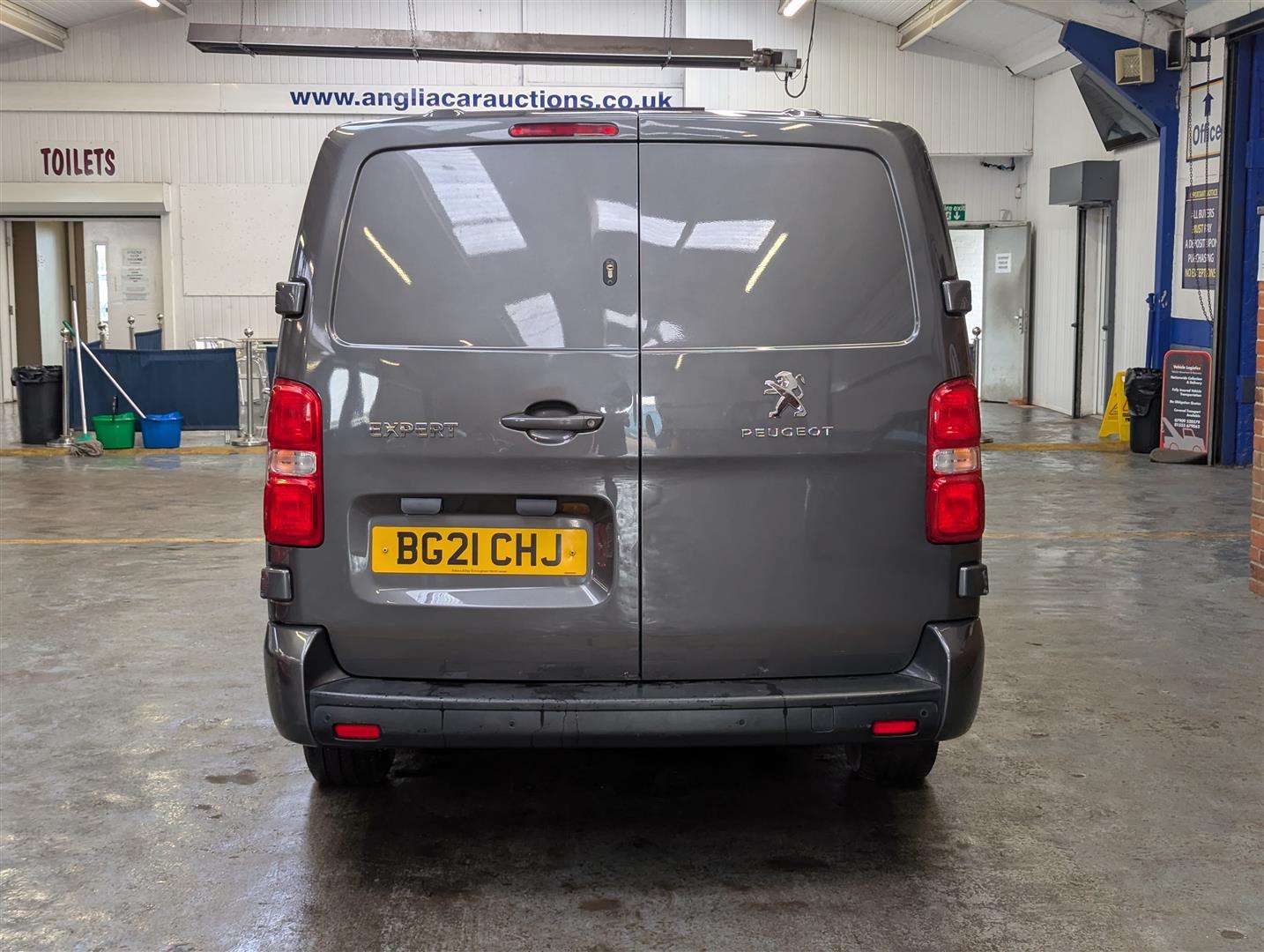 <p>2021 PEUGEOT EXPERT PROFESSIONAL L2 BL</p>