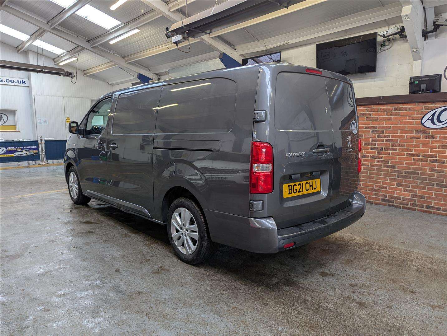 <p>2021 PEUGEOT EXPERT PROFESSIONAL L2 BL</p>