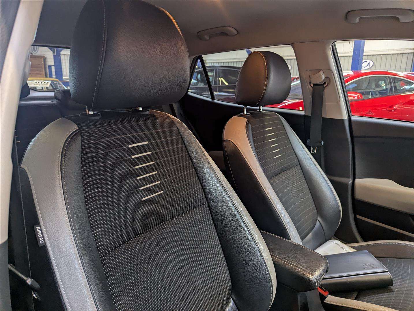 <p>2019 KIA STONIC 3 ISG</p>
