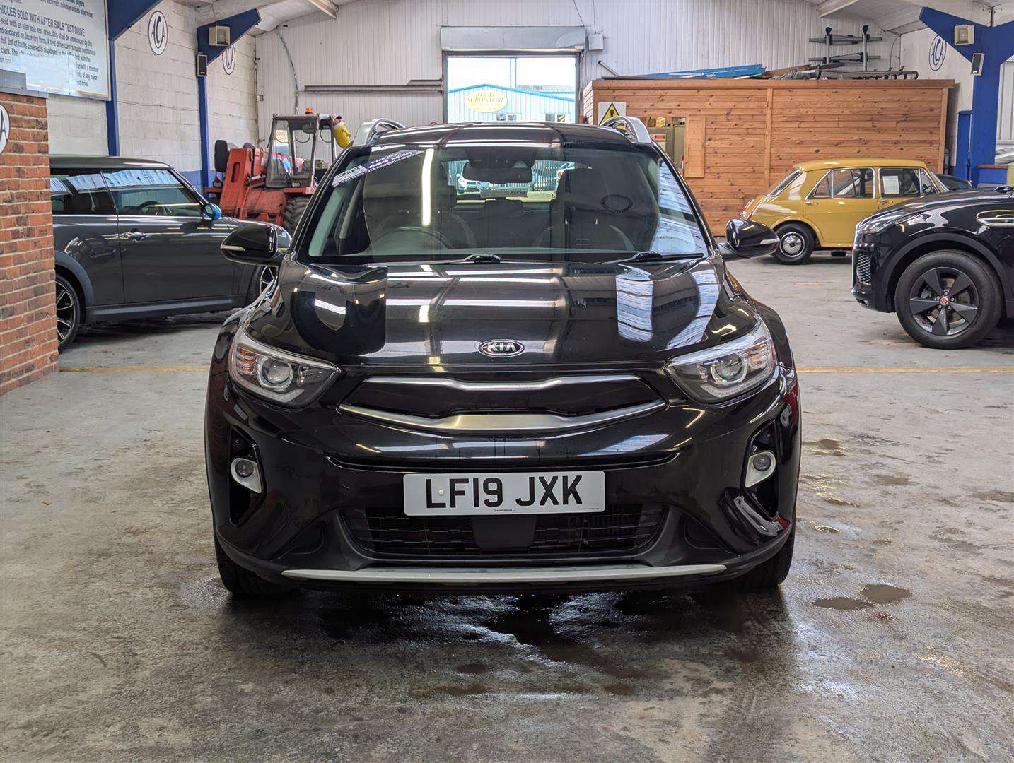 <p>2019 KIA STONIC 3 ISG</p>