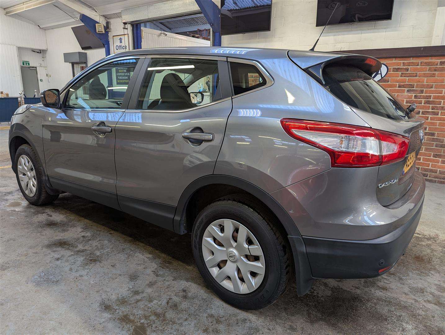 <p>2015 NISSAN QASHQAI **SOLD</p>