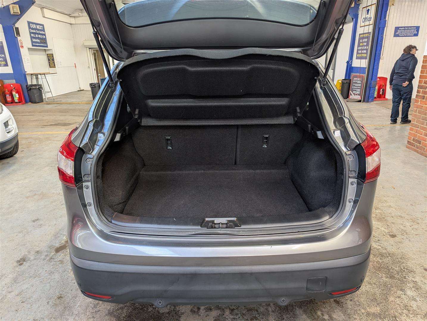 <p>2015 NISSAN QASHQAI **SOLD</p>
