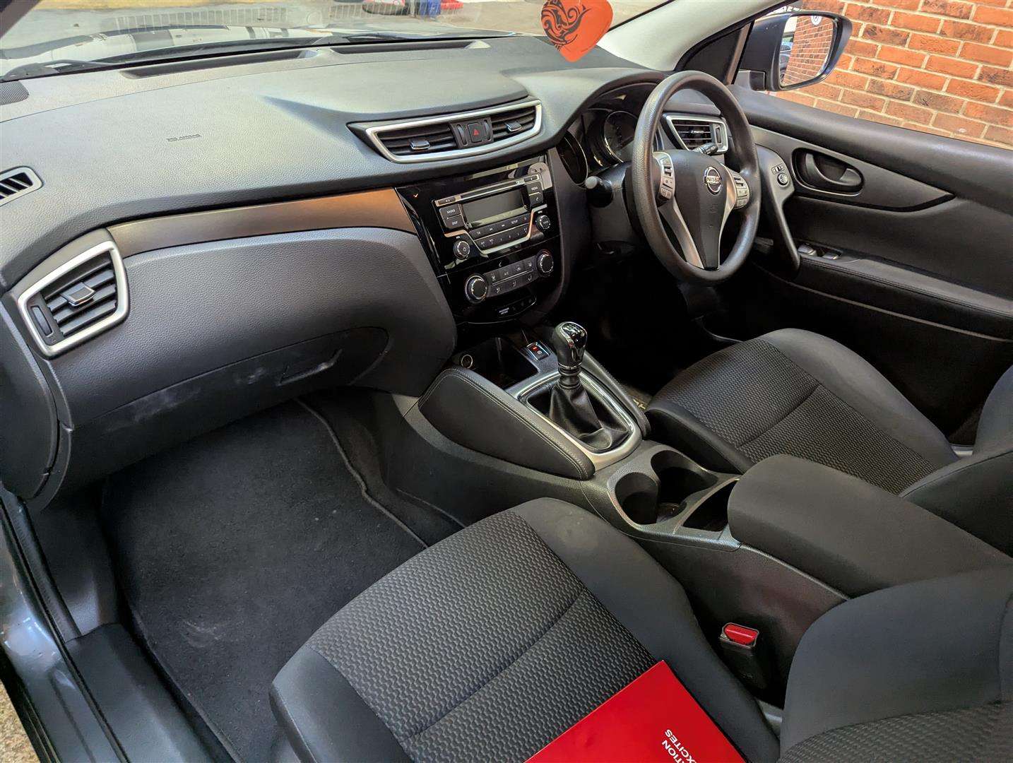 <p>2015 NISSAN QASHQAI **SOLD</p>