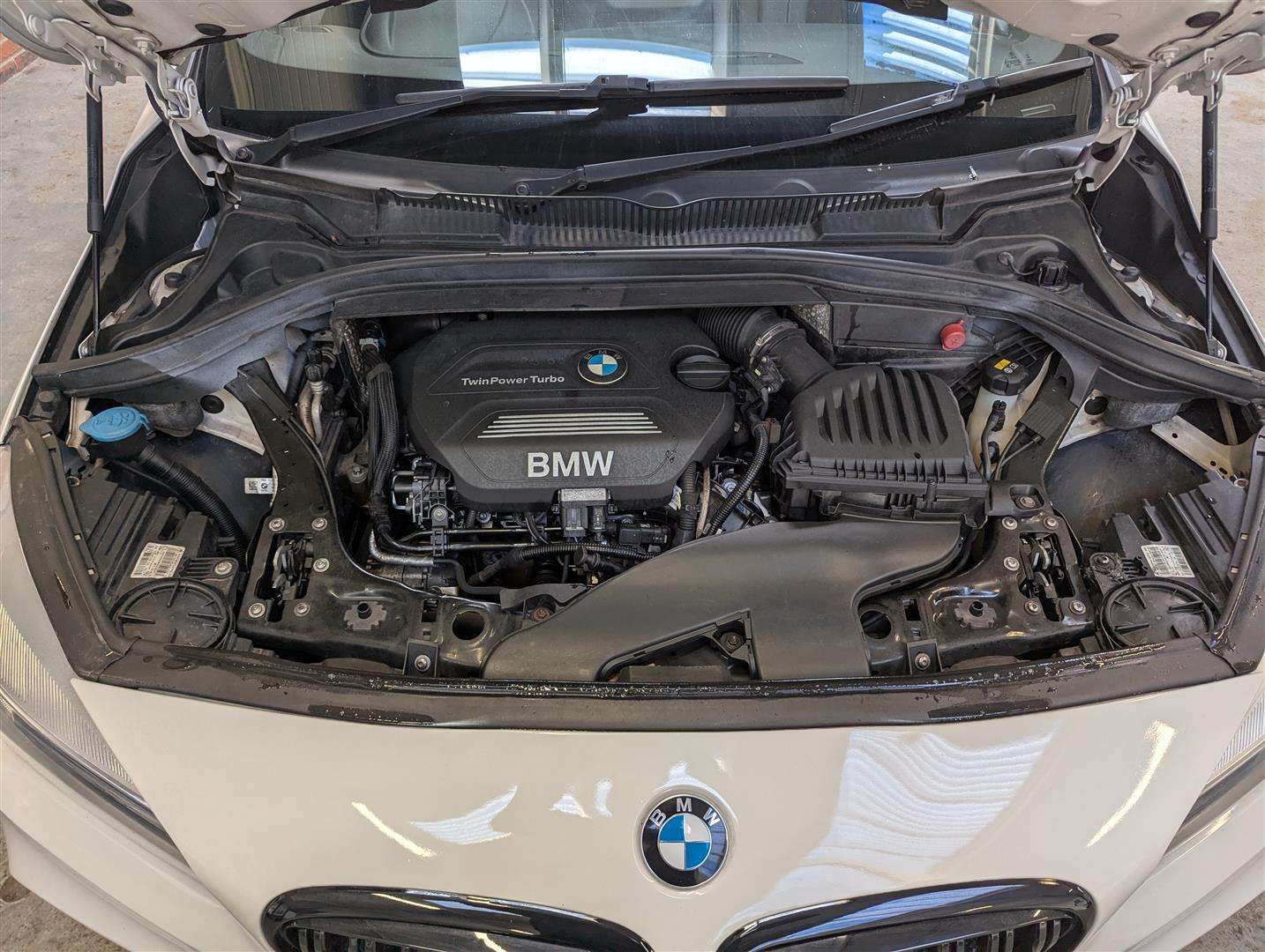 <p>2016 BMW 220D XDRIVE M SPORT AUTO</p>