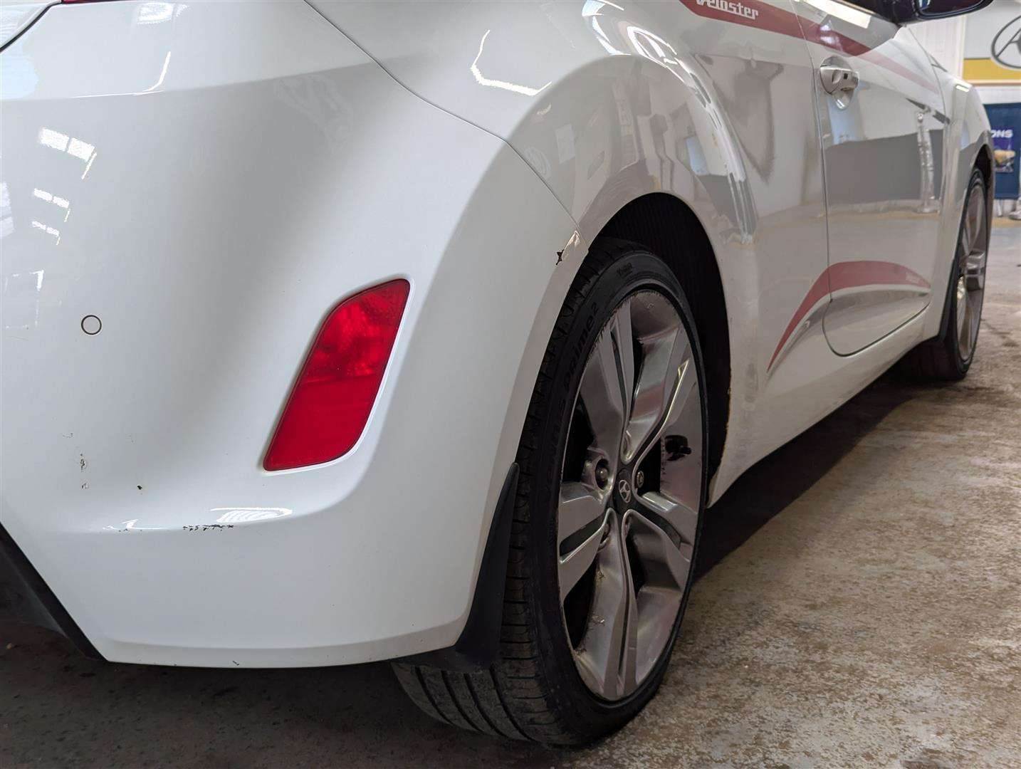 <p>2012 HYUNDAI VELOSTER SPORT GDI</p>