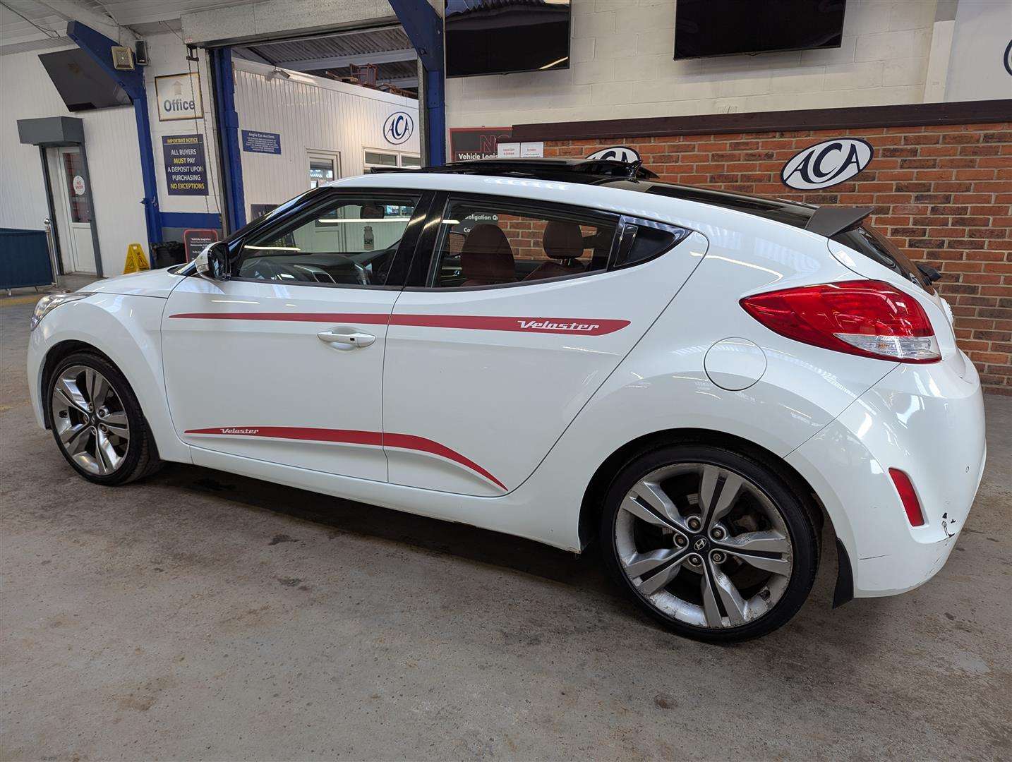 <p>2012 HYUNDAI VELOSTER SPORT GDI</p>