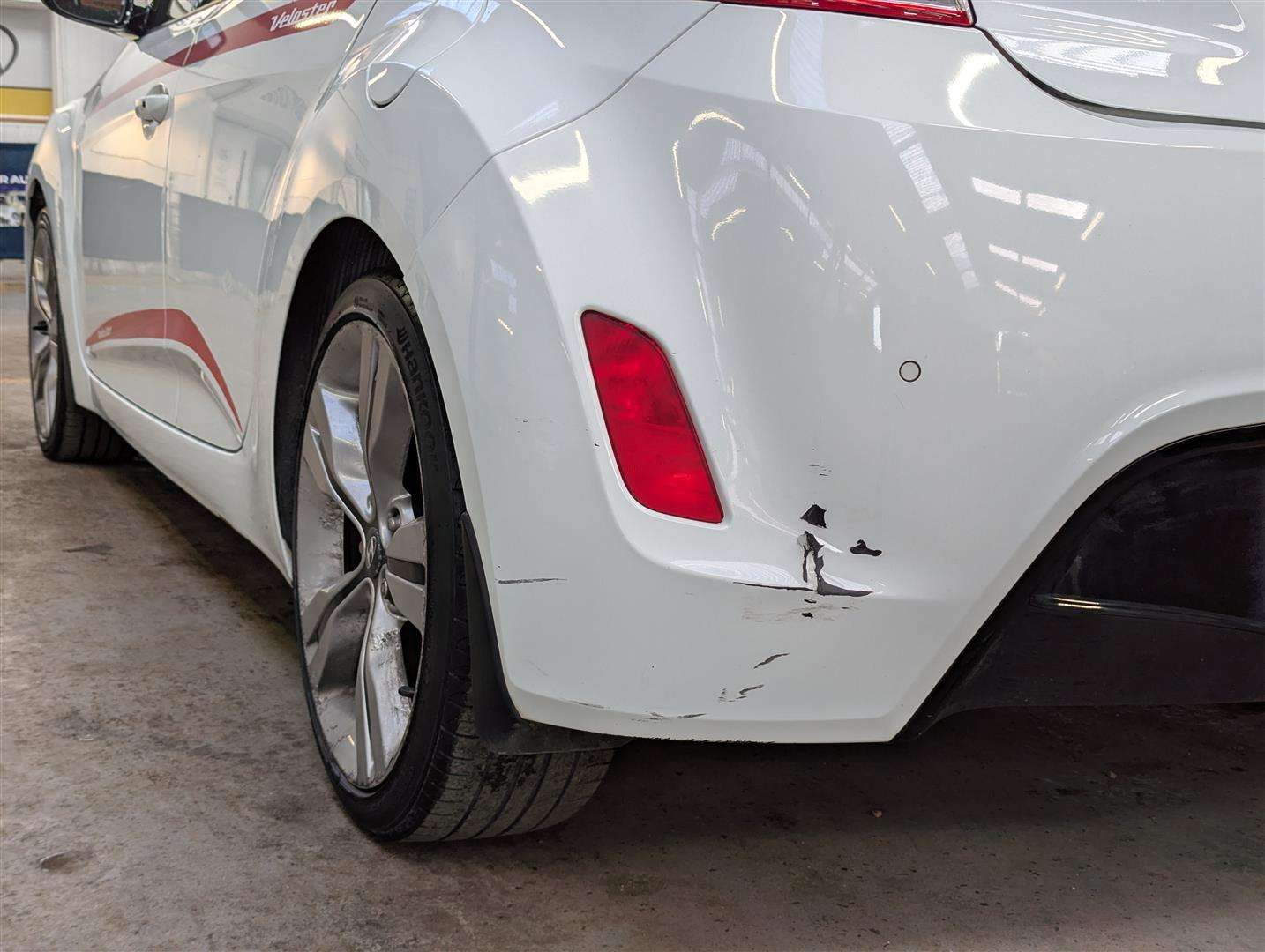 <p>2012 HYUNDAI VELOSTER SPORT GDI</p>