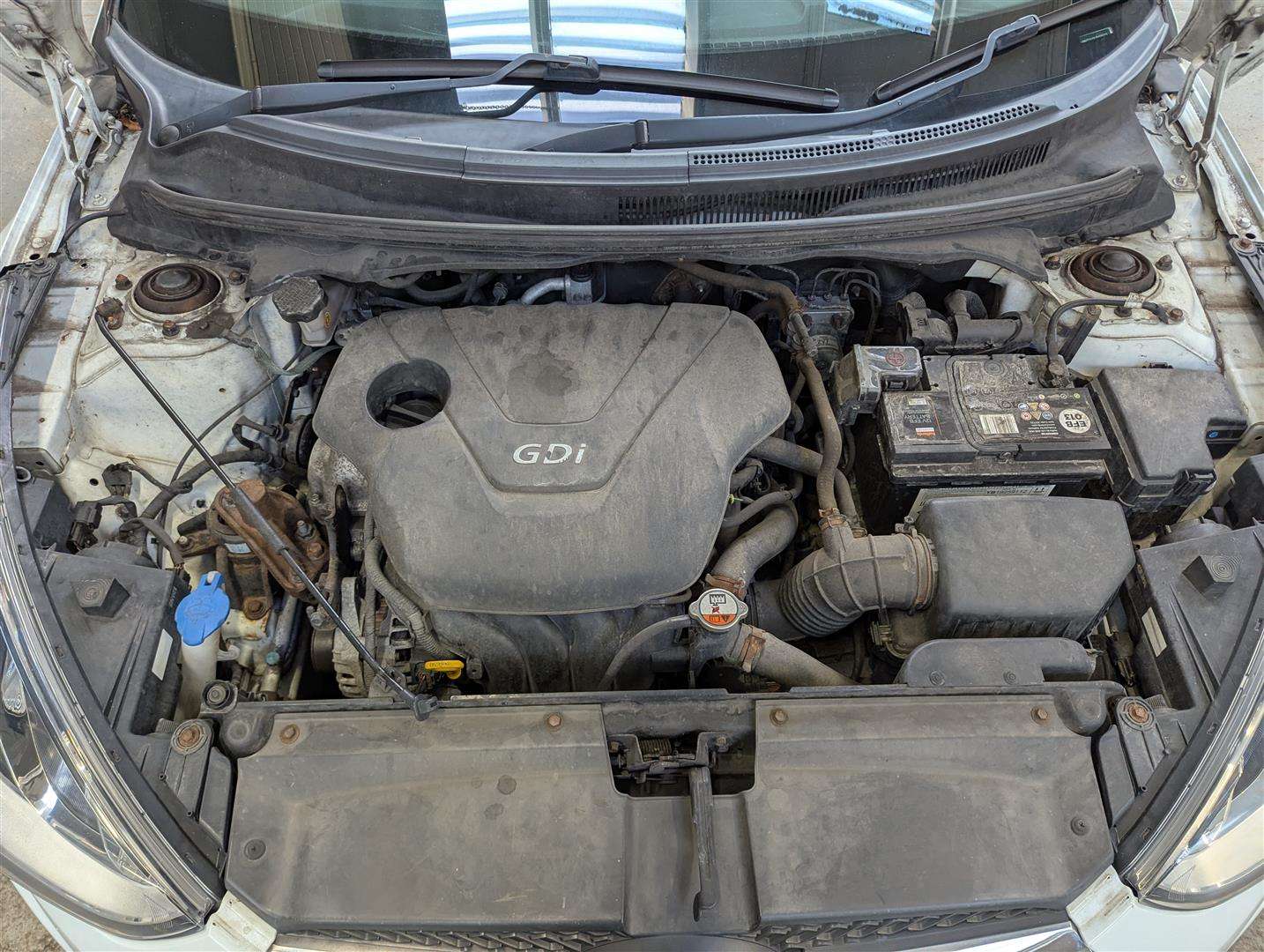 <p>2012 HYUNDAI VELOSTER SPORT GDI</p>