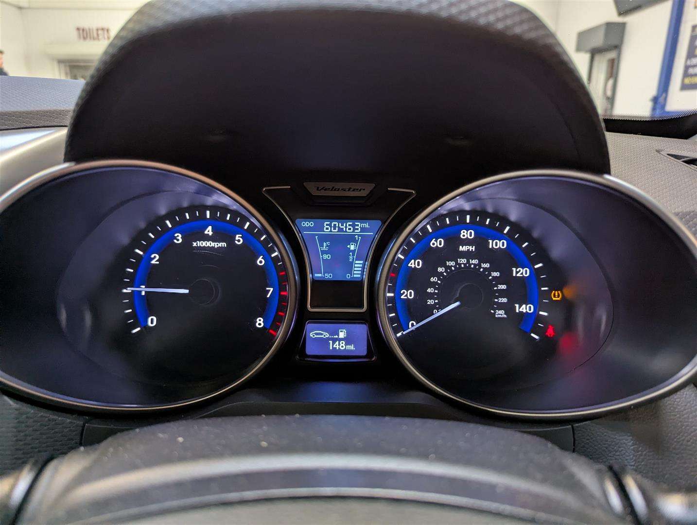 <p>2012 HYUNDAI VELOSTER SPORT GDI</p>