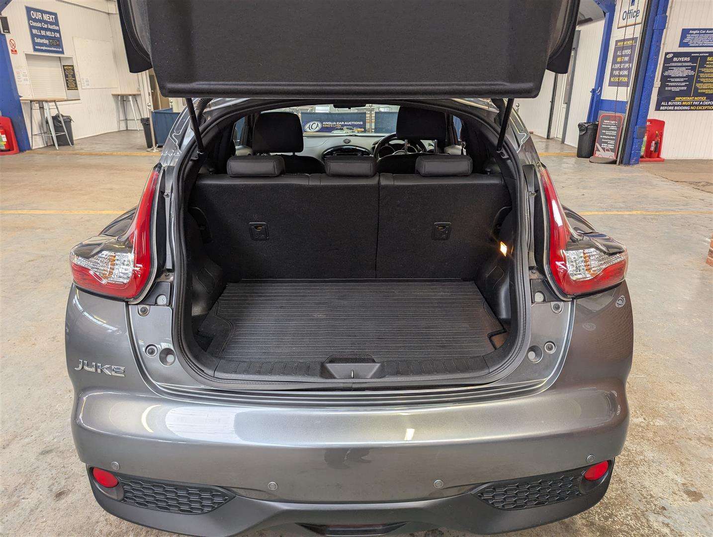 <p>2016 NISSAN JUKE TEKNA DIG-T</p>