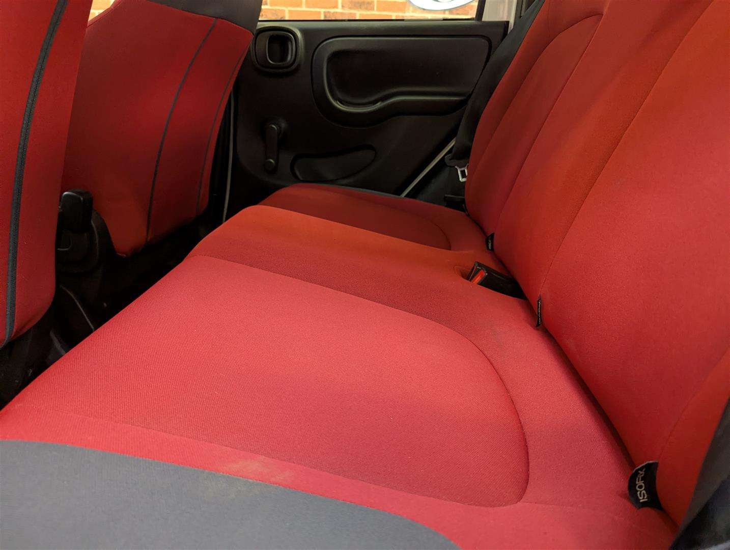 <p>2014 FIAT PANDA POP</p>