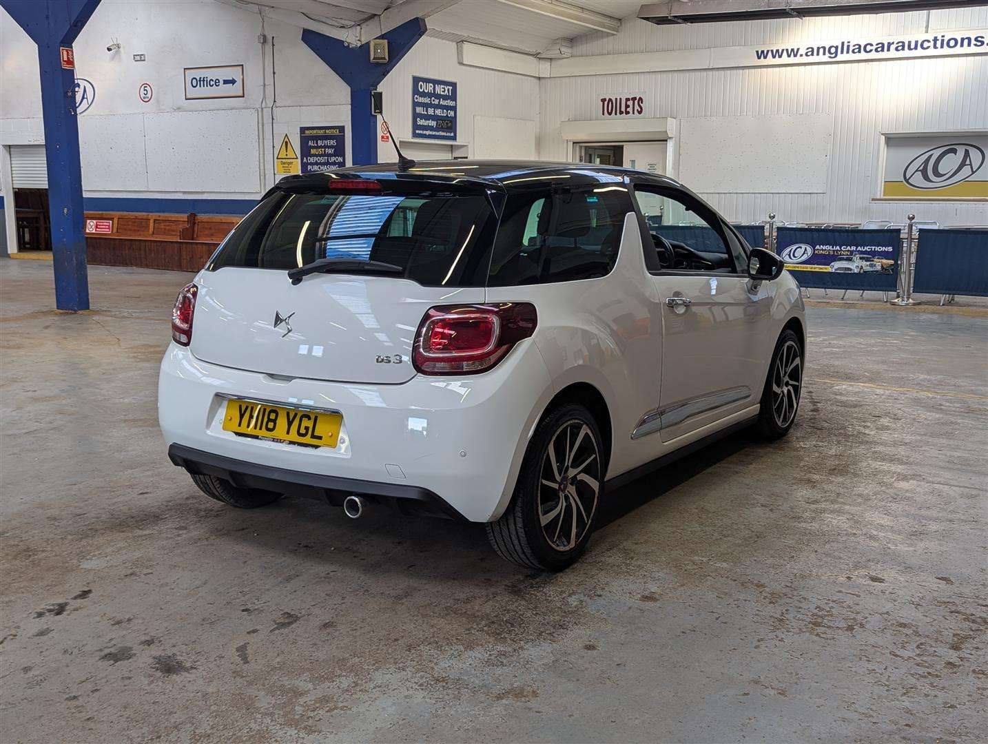 <p>2018 DS DS3 CONNECTED CHIC BLUEHD</p>