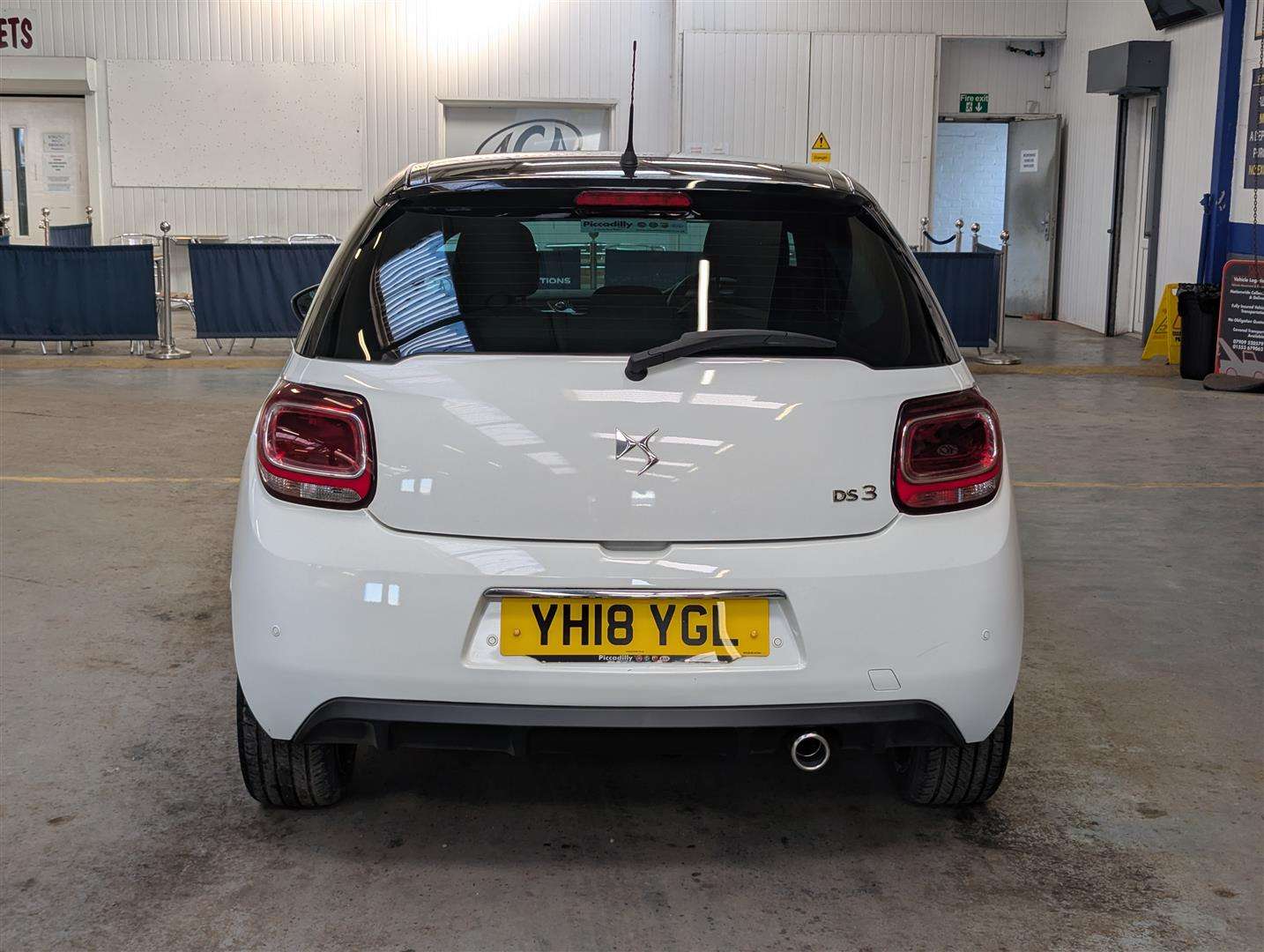 <p>2018 DS DS3 CONNECTED CHIC BLUEHD</p>