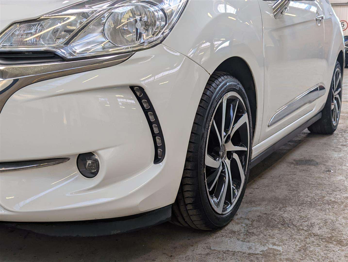 <p>2018 DS DS3 CONNECTED CHIC BLUEHD</p>