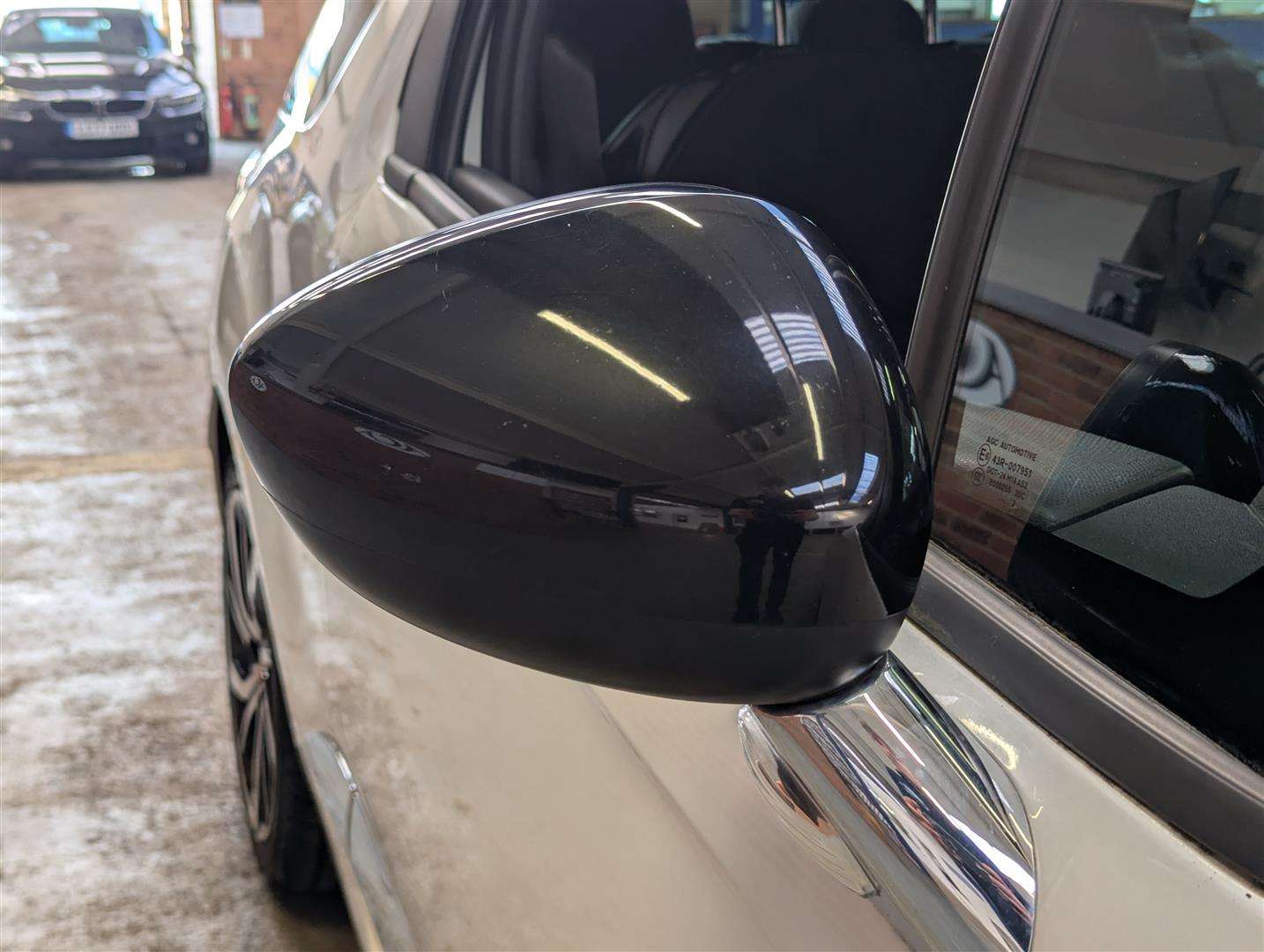 <p>2018 DS DS3 CONNECTED CHIC BLUEHD</p>
