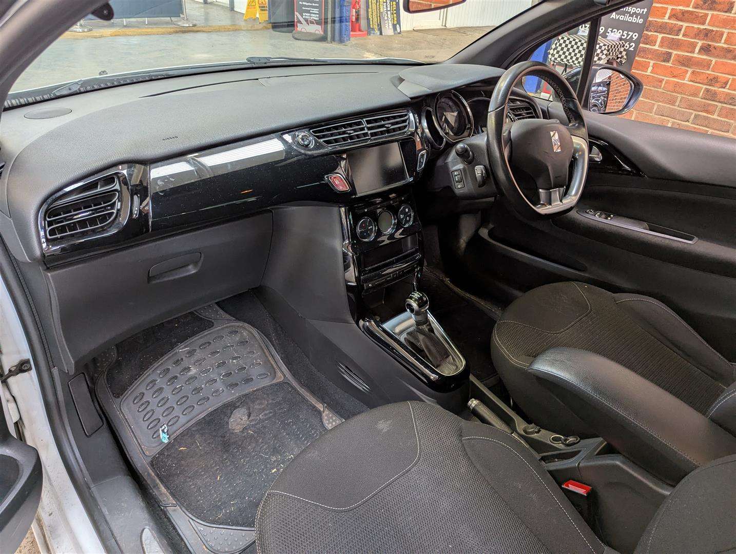 <p>2018 DS DS3 CONNECTED CHIC BLUEHD</p>
