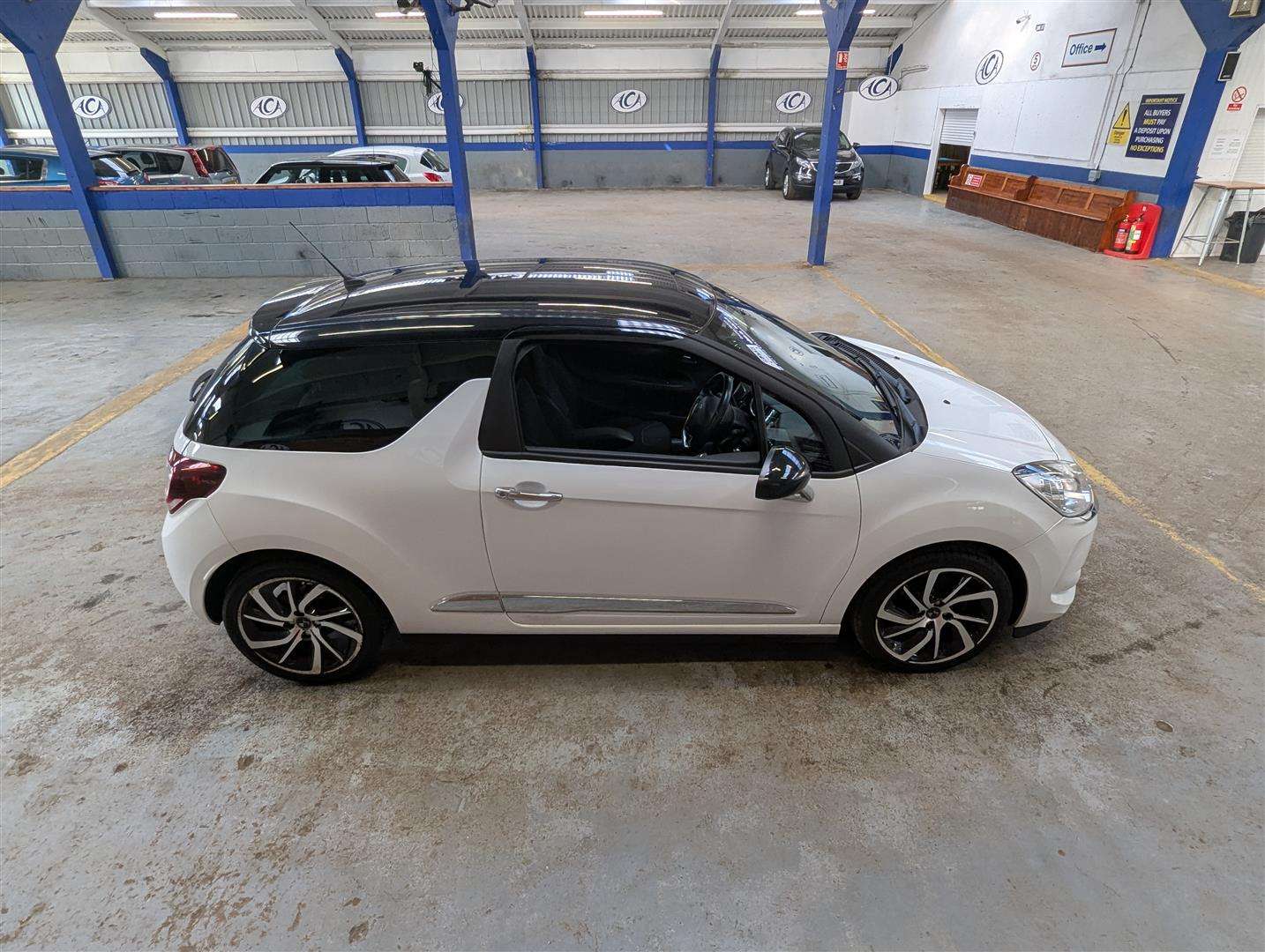 <p>2018 DS DS3 CONNECTED CHIC BLUEHD</p>