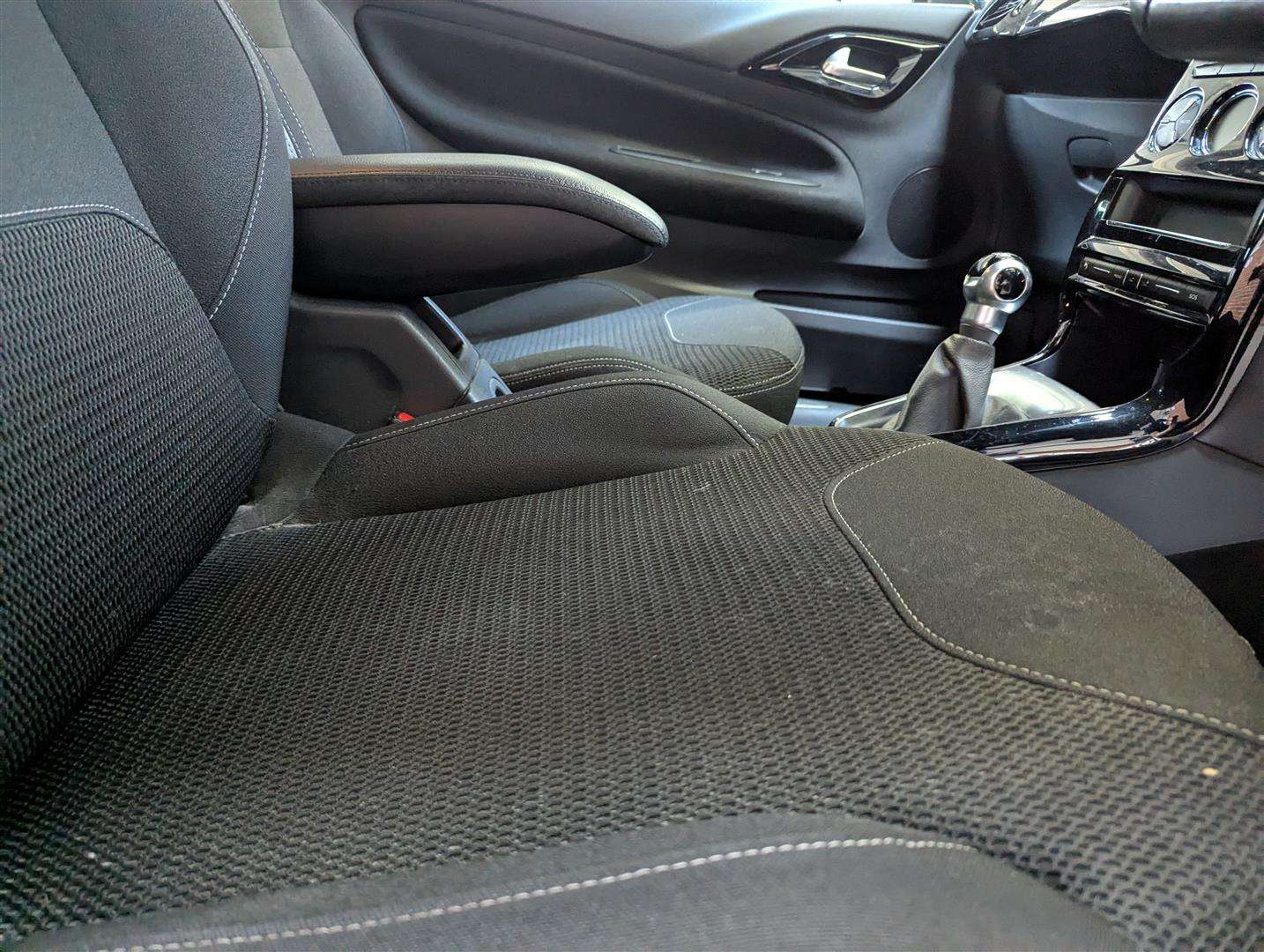 <p>2018 DS DS3 CONNECTED CHIC BLUEHD</p>