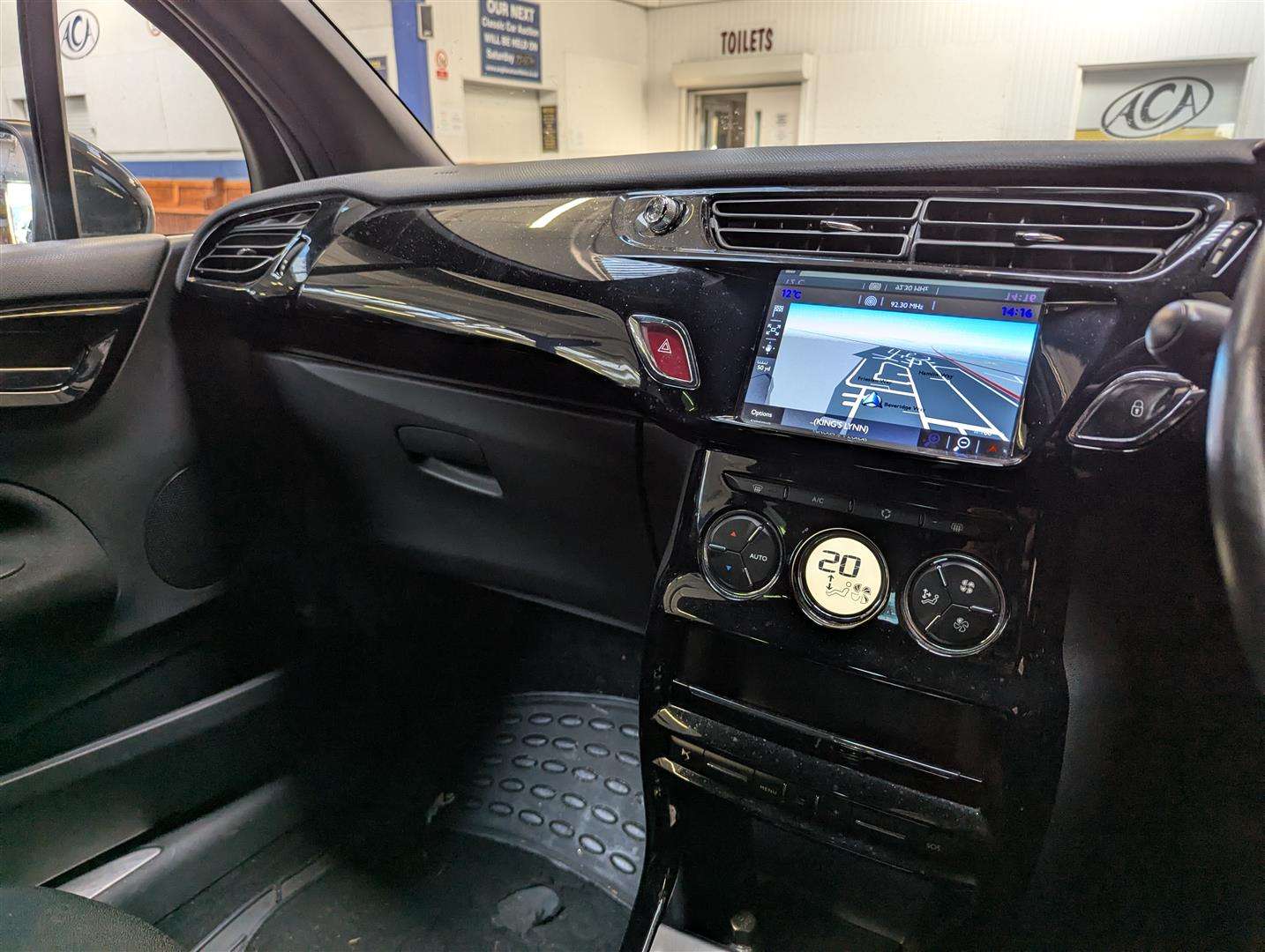 <p>2018 DS DS3 CONNECTED CHIC BLUEHD</p>