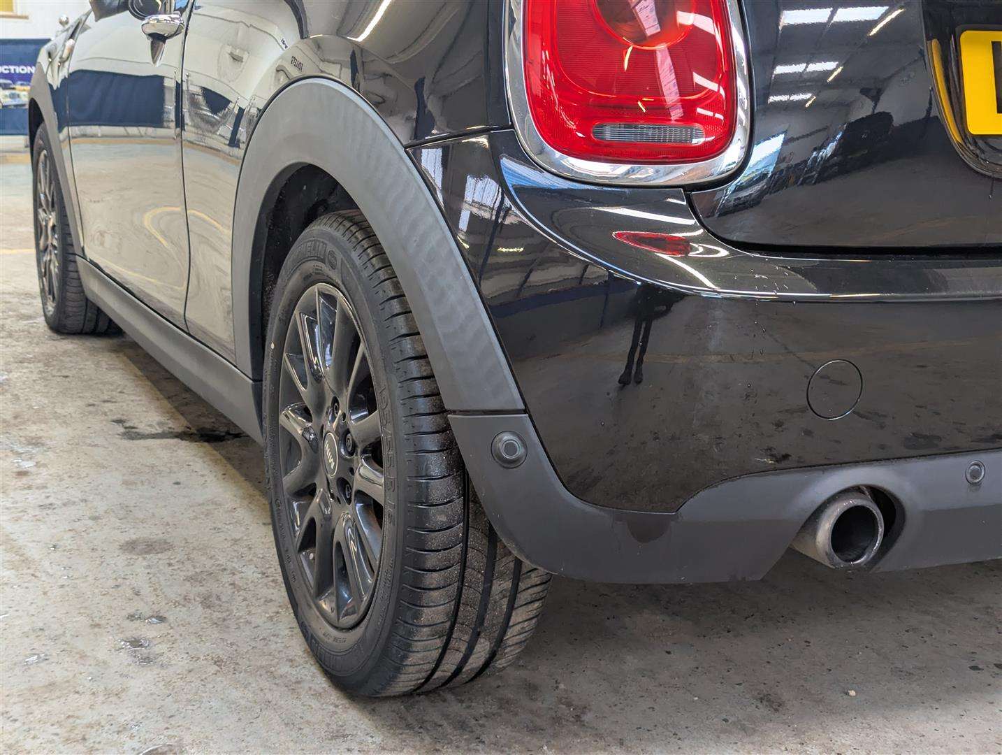 <p>2015 MINI COOPER AUTO</p>