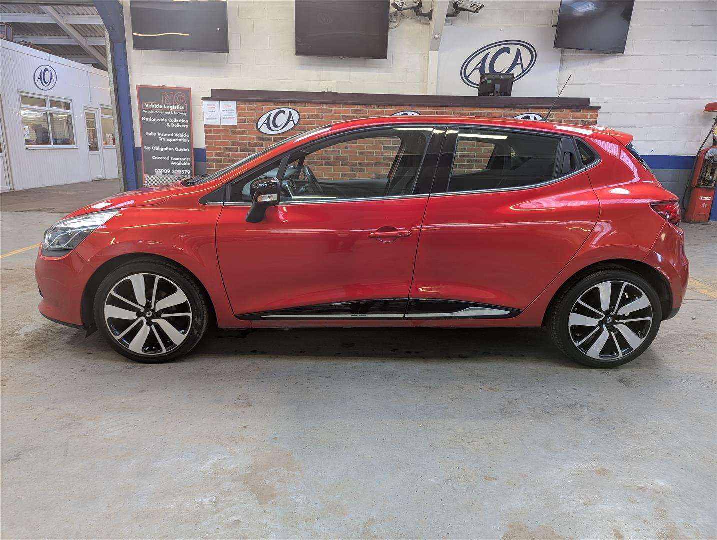 <p>2015 RENAULT CLIO DYNAMIQUE S NAV TCE</p>