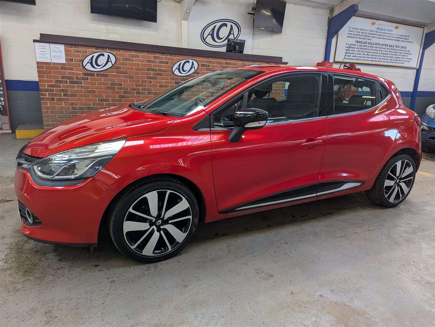 <p>2015 RENAULT CLIO DYNAMIQUE S NAV TCE</p>