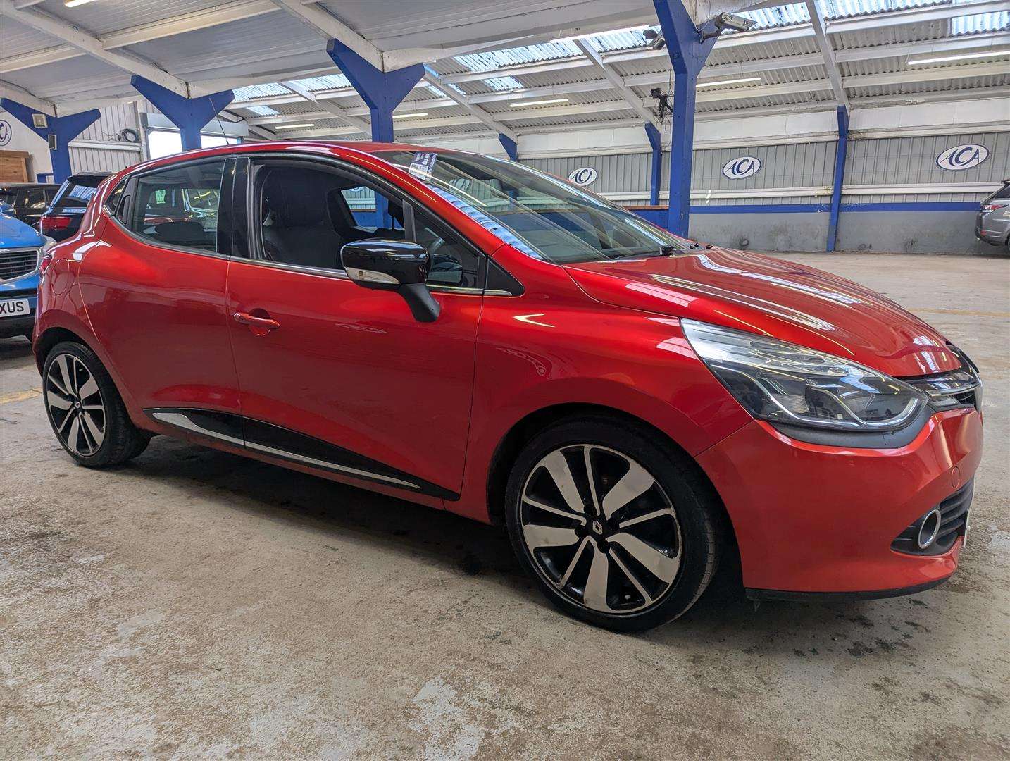 <p>2015 RENAULT CLIO DYNAMIQUE S NAV TCE</p>
