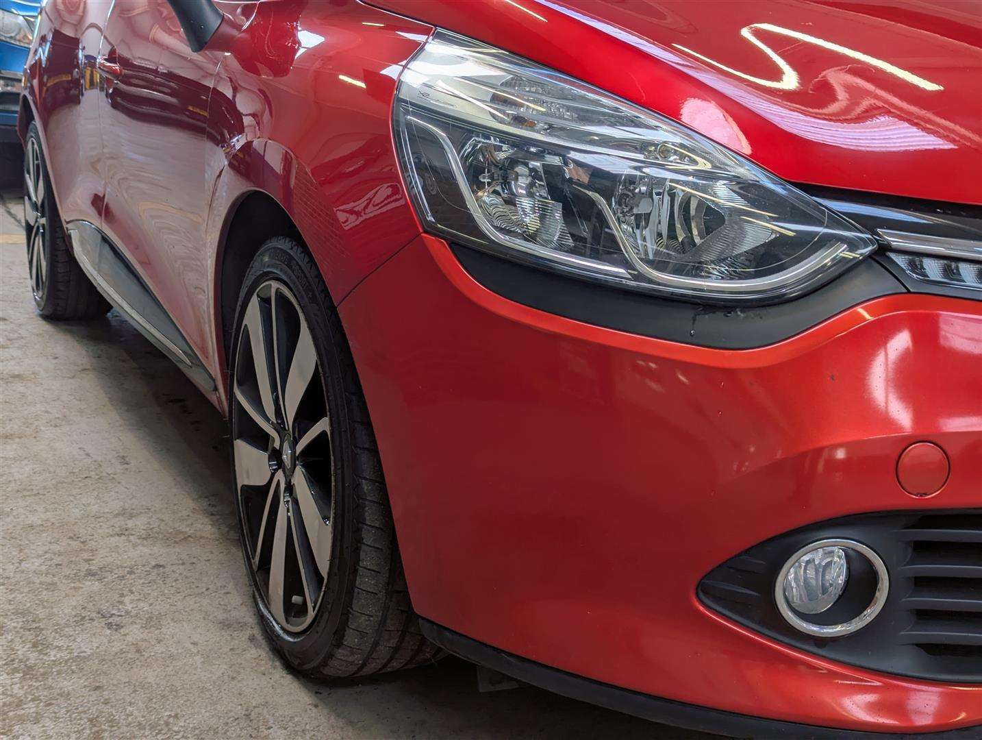 <p>2015 RENAULT CLIO DYNAMIQUE S NAV TCE</p>