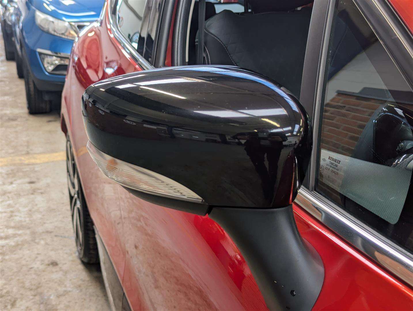 <p>2015 RENAULT CLIO DYNAMIQUE S NAV TCE</p>